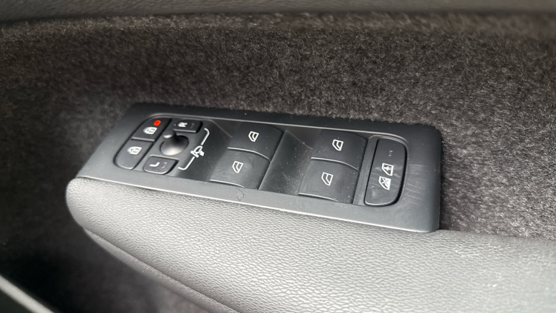 Volvo EC40 175kW Plus 69kWh 5dr Auto Electric Estate